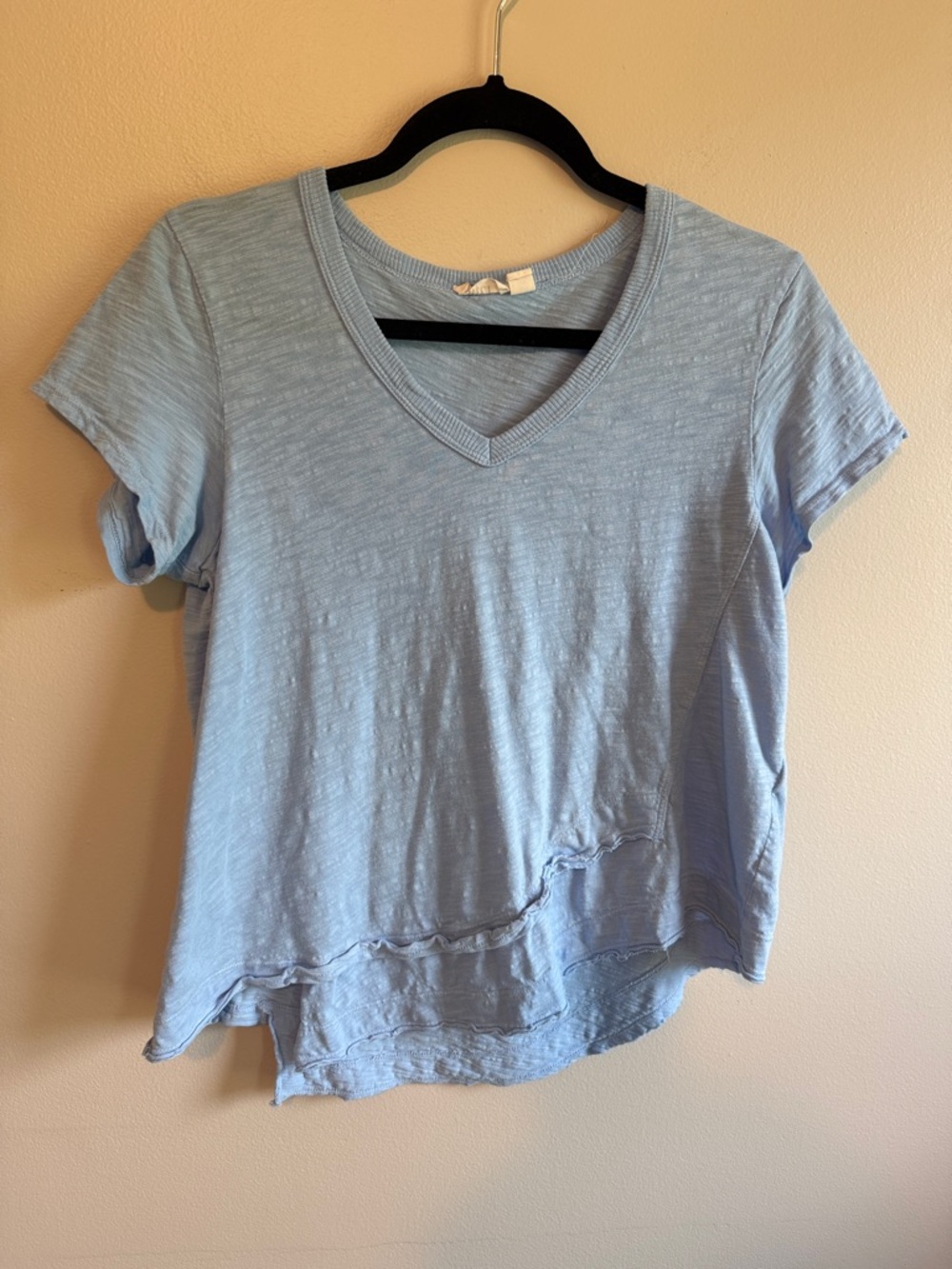 Wilt Light Blue V-Neck Short Sleeve Asymmetric Tee, size Small